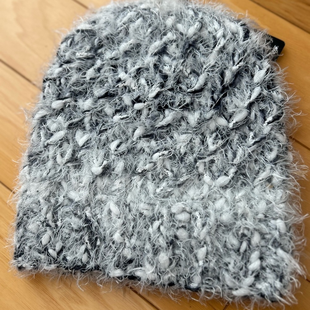 NWT Skechers Women’s Black Combo Beanie Toboggan Hat - Picture 11 of 12